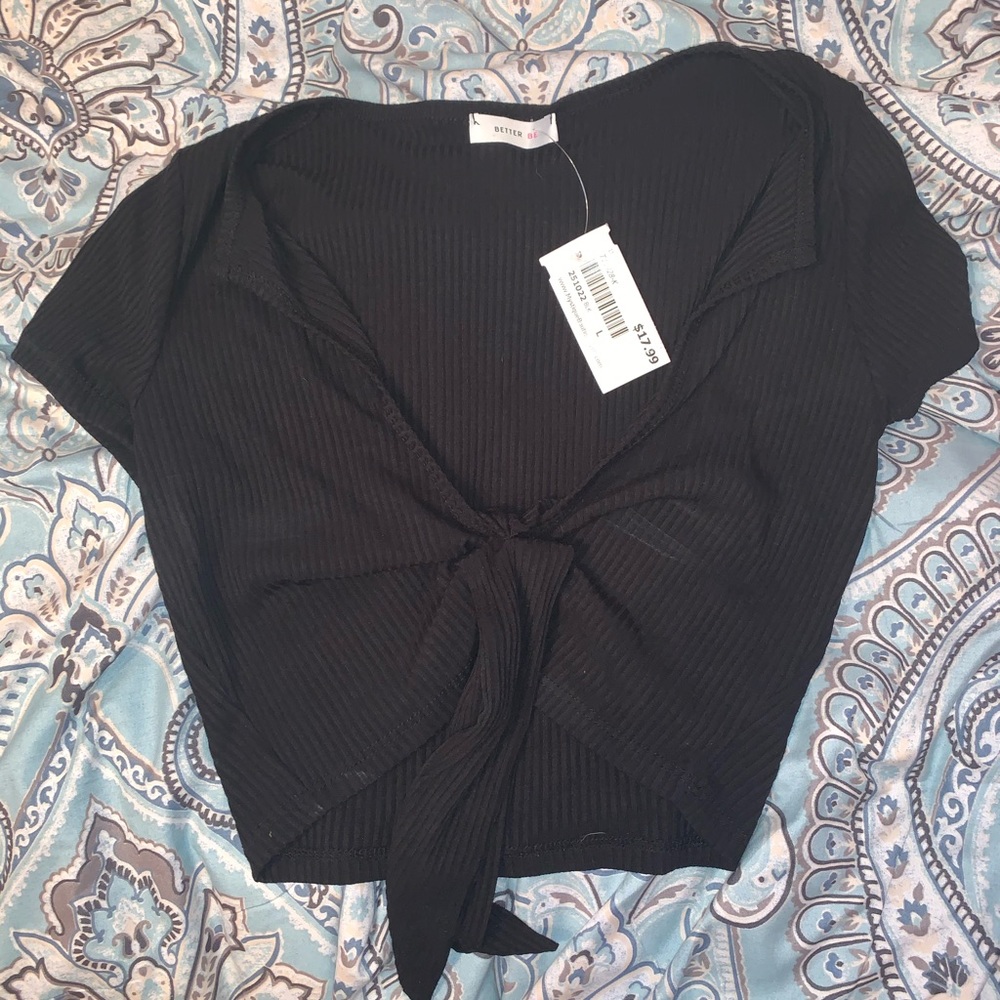 Black tie in front crop top